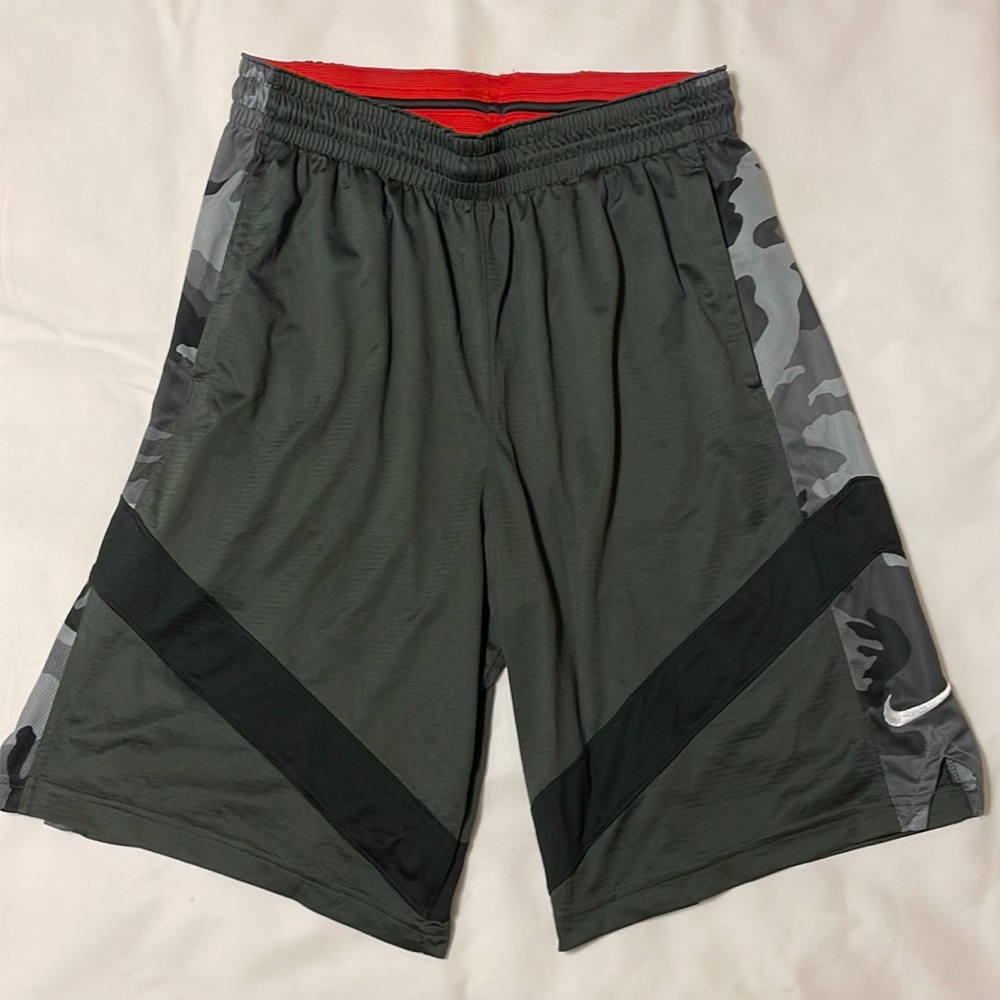 Nike Basketball shorts, size L